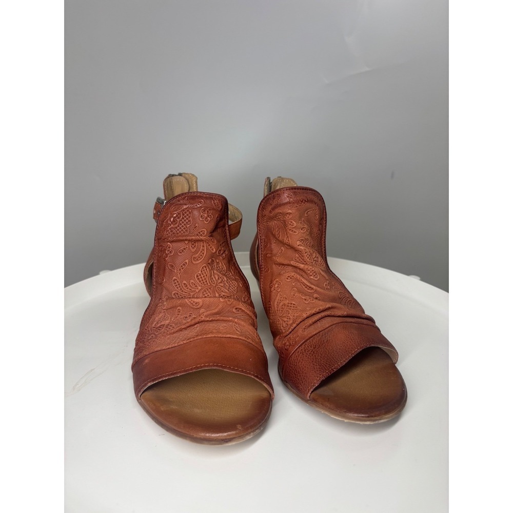 Miz Mooz Corra Terracotta Brown Leather Floral Embossed Peep Toe Sandals 39 Wide